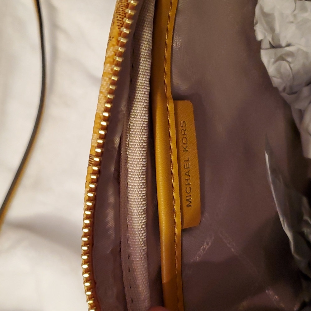 SOLD 🌟 NEW 🌟 Michael Kors Lg Jet Set Crossbody Bag - Picture 7 of 9